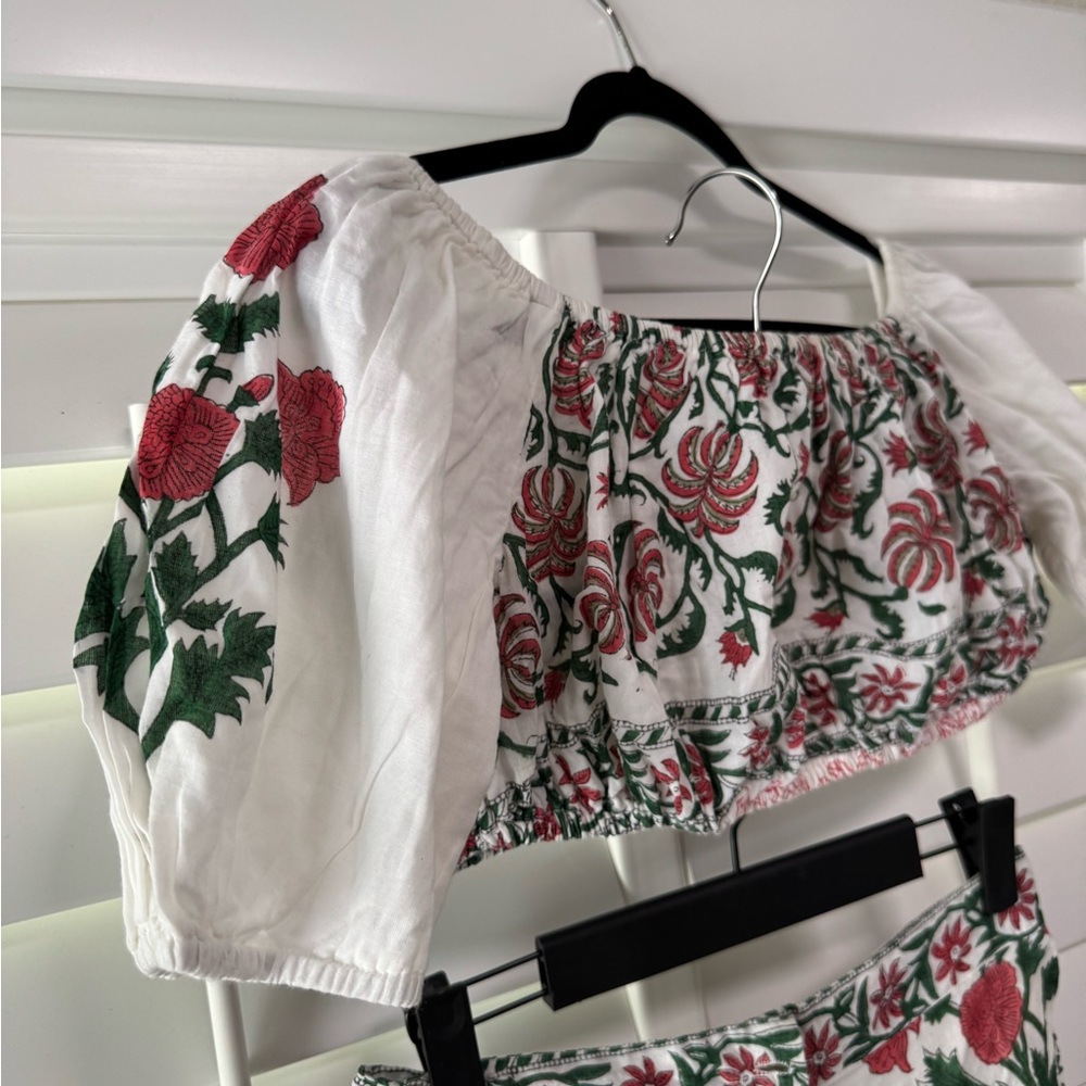 Juliet Dunn White High-Waist Embroidered Shorts with Red & Green Floral - Picture 7 of 11